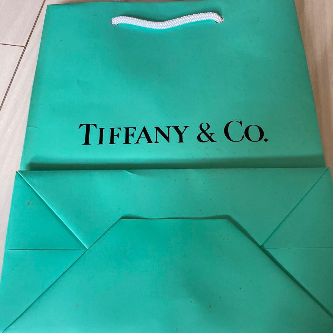 Tiffany & Co. ハートモチーフピアス