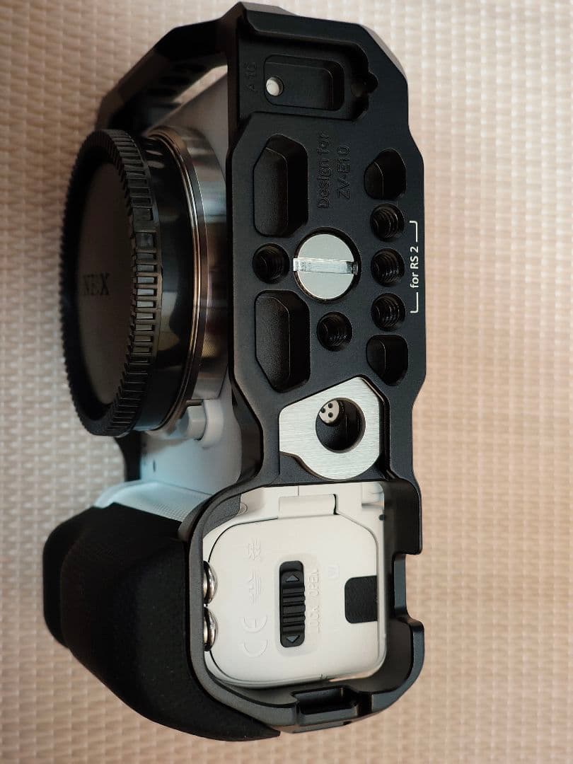 ミラーレスカメラ　SONY ZV-E10ボディ smallrig製リグ付き