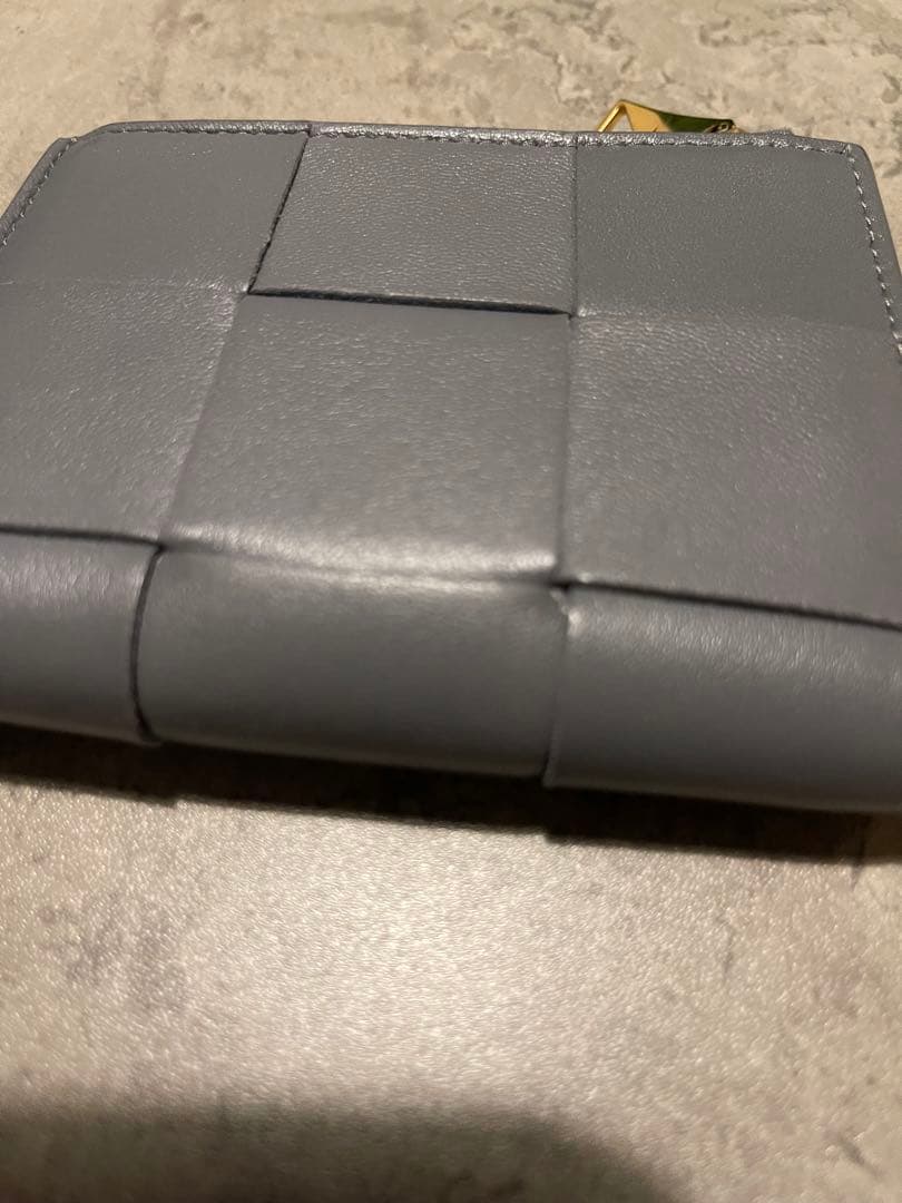 BOTTEGA VENETA グレー 二つ折りファスナーウォレット