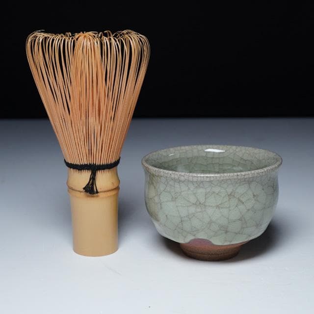 中島宏　青磁ぐい吞　共箱　人間国宝　酒器　鑑賞陶器　コレクション