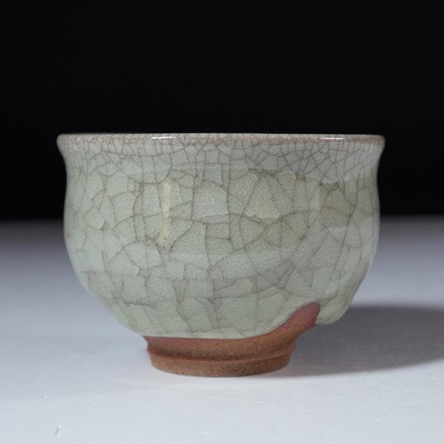 中島宏　青磁ぐい吞　共箱　人間国宝　酒器　鑑賞陶器　コレクション