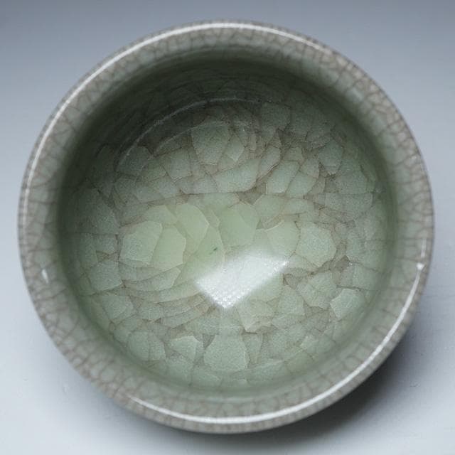 中島宏　青磁ぐい吞　共箱　人間国宝　酒器　鑑賞陶器　コレクション