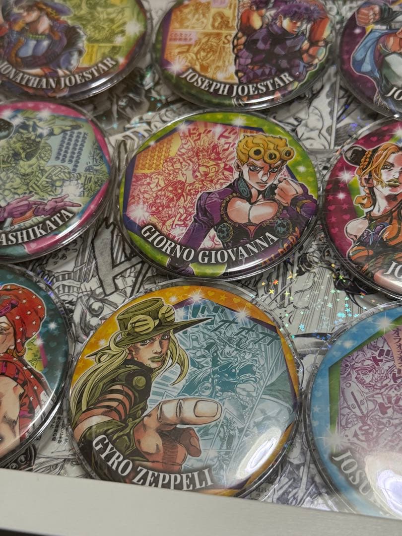 ジョジョの奇妙な冒険 荒木飛呂彦原画展 heroes 缶バッジ　9種類　ケース付
