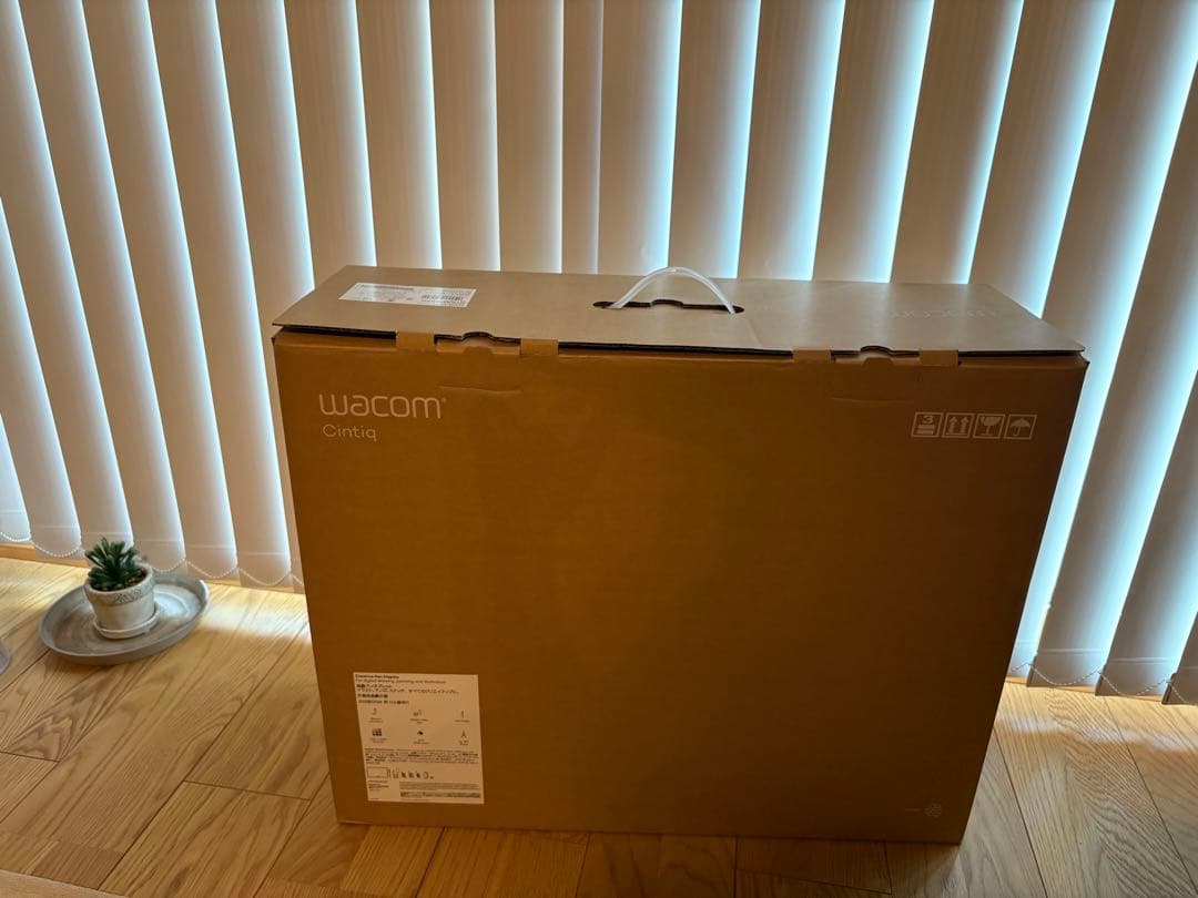 I*e様 Wacom Cintiq22液晶ペンタブレット[DTK-2260K0D