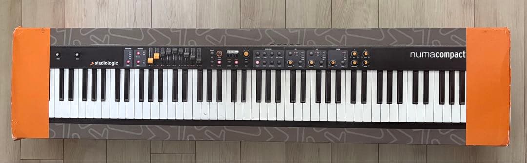 『美品』純正キャリー付き Studiologic numa compact2x