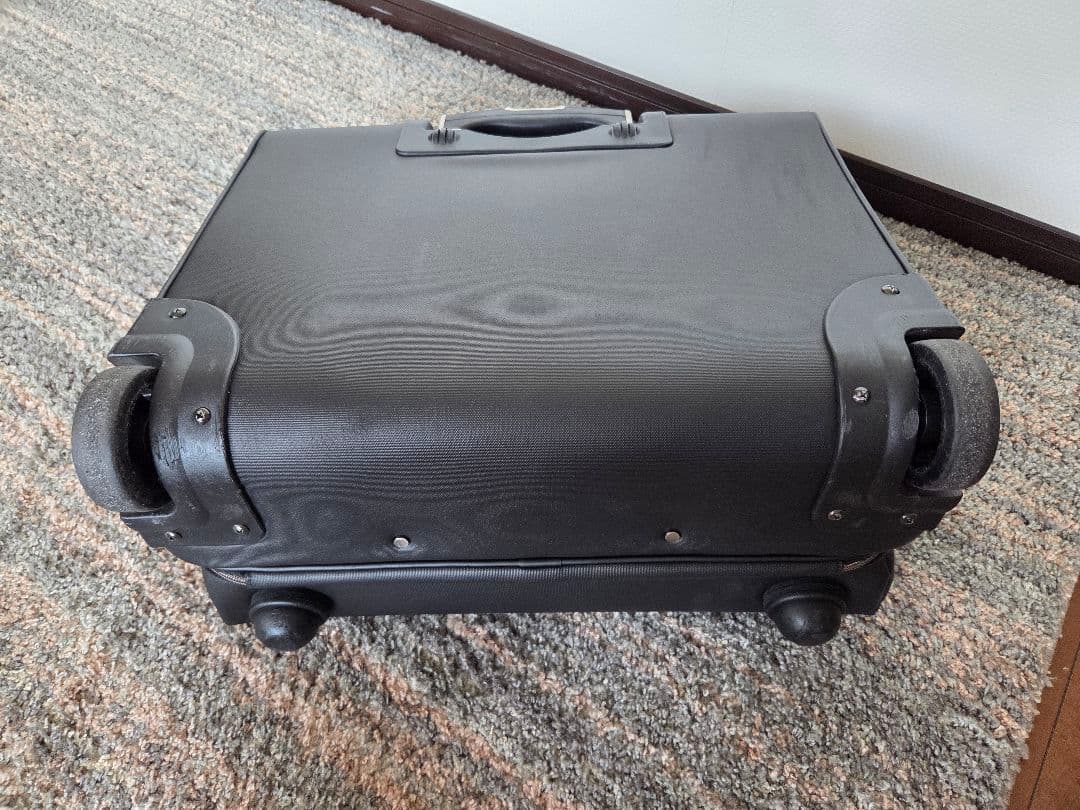 LEXUSレクサス ビジネスキャリーバッグ トロリーケース 黒レザー　鍵付き