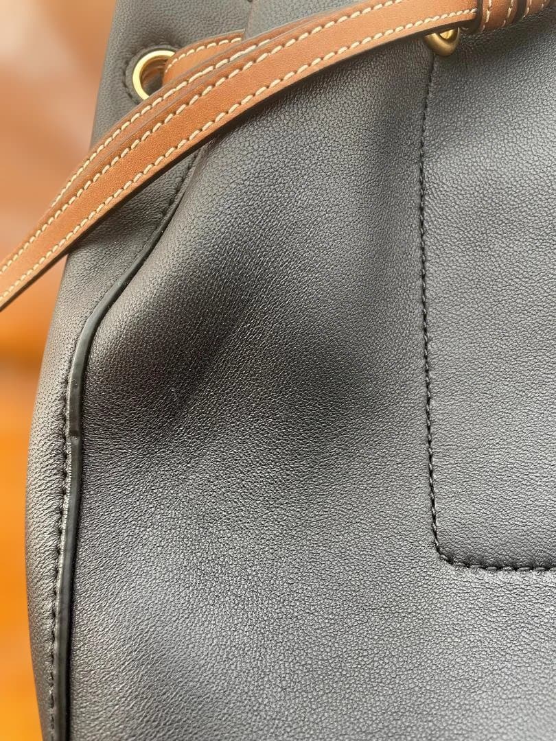 トリーバーチ　ブラック　レザー　ショルダーバッグ