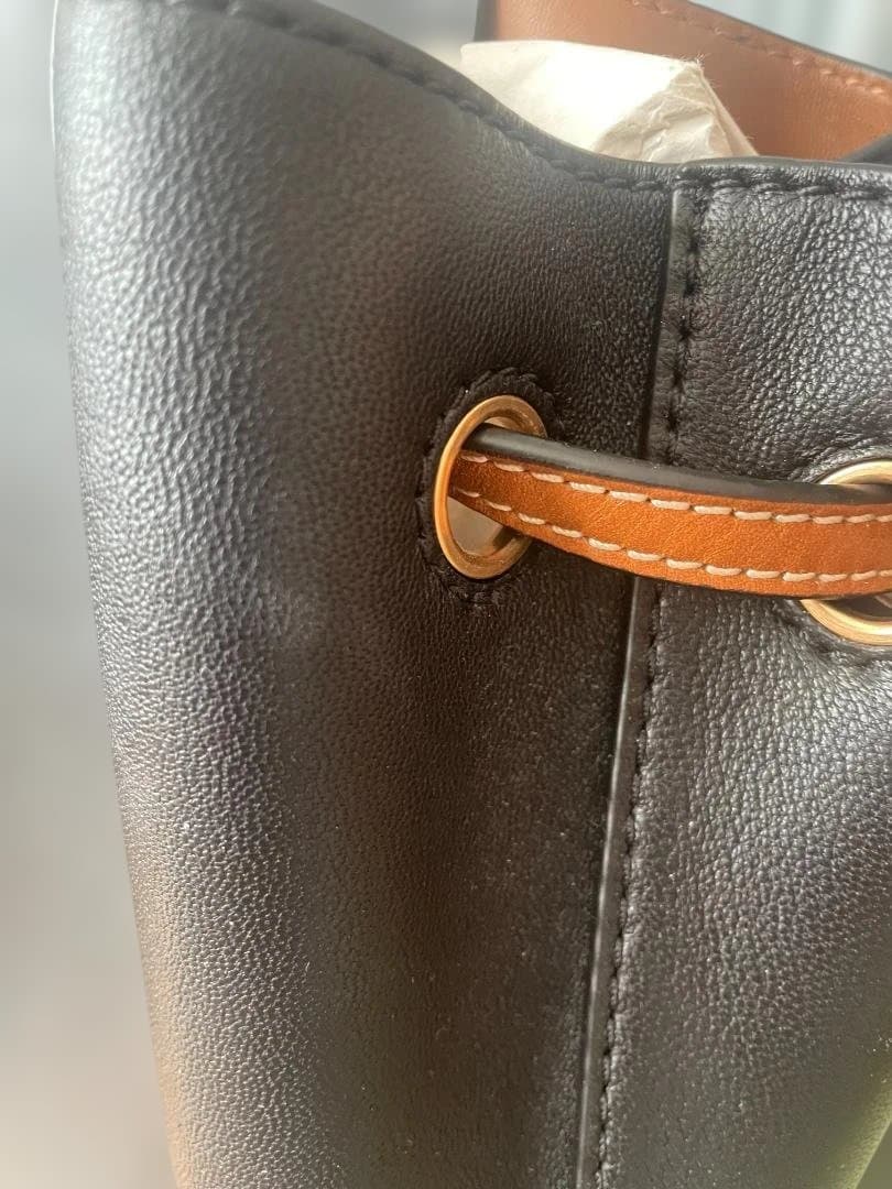 トリーバーチ　ブラック　レザー　ショルダーバッグ