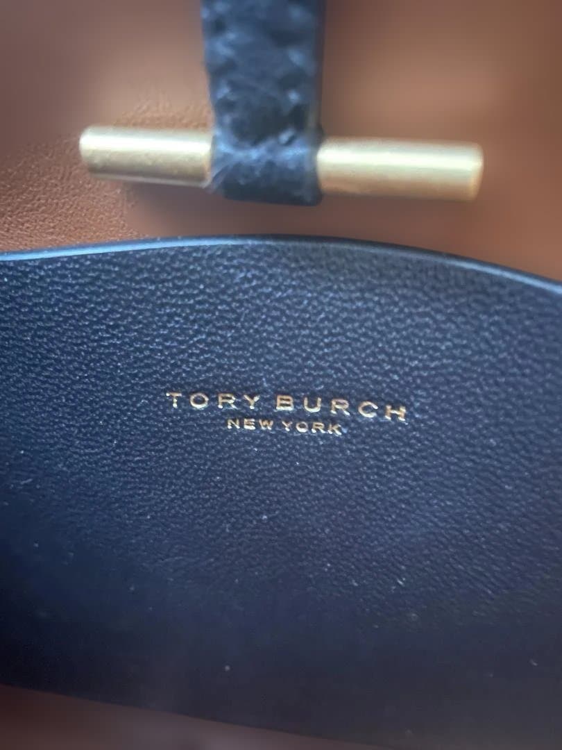 トリーバーチ　ブラック　レザー　ショルダーバッグ