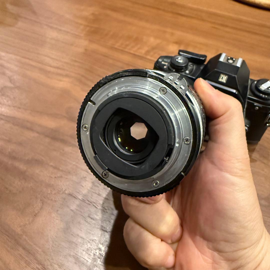 Nikon ニコン EM ブラック ボディ フィルムカメラ　レンズ付き