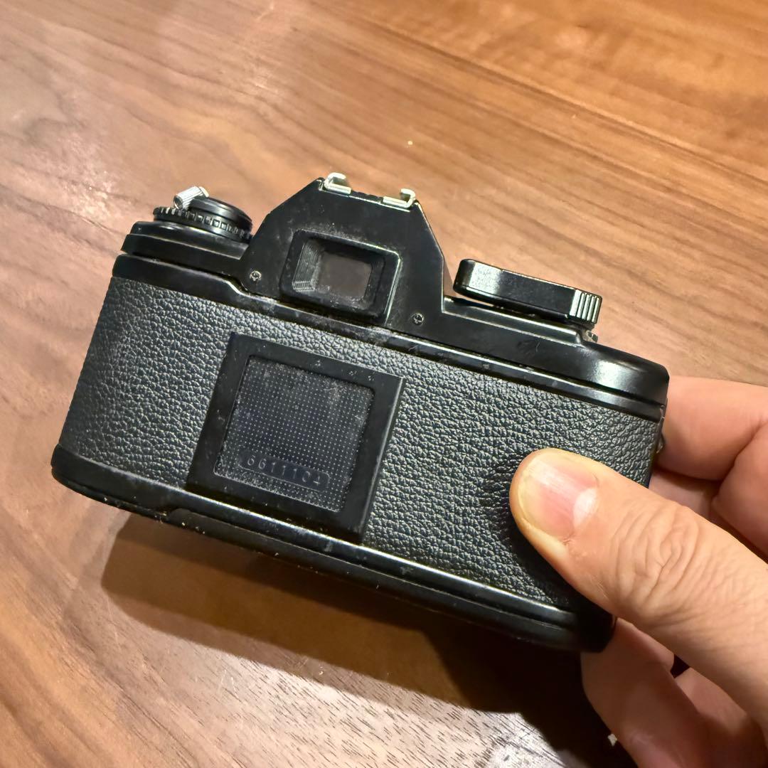 Nikon ニコン EM ブラック ボディ フィルムカメラ　レンズ付き