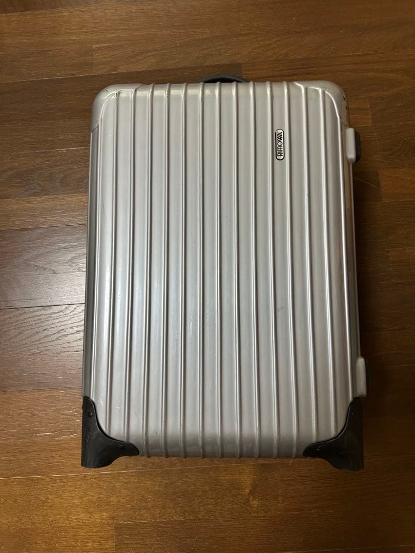 RIMOWA シルバー リモワ　キャリーケース 二輪　シルバー　機内持ち込み可