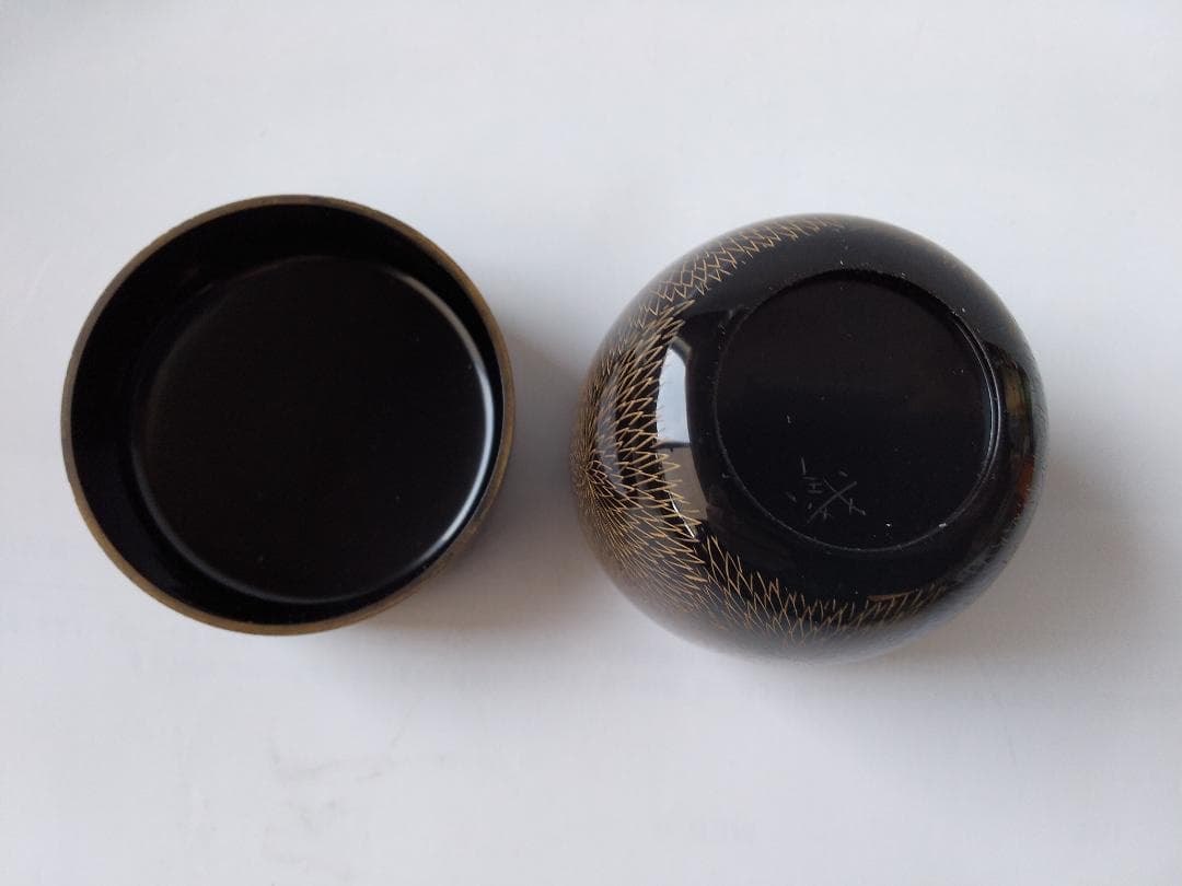 輪島塗 棗 新田義明 作 金彩 彫菊詰 棗 共箱 共布 漆器 漆芸 茶道具 美品