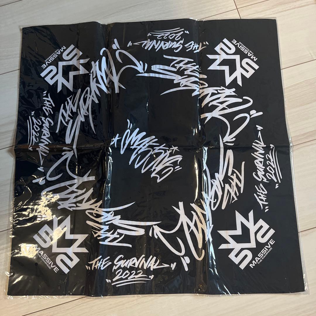 MA55IVE Tシャツ　バンダナ