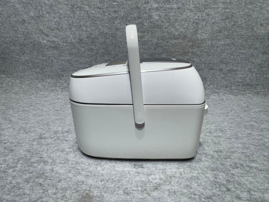 (極美品) パナソニック 炊飯器 圧力IH式 SR-PW108-W