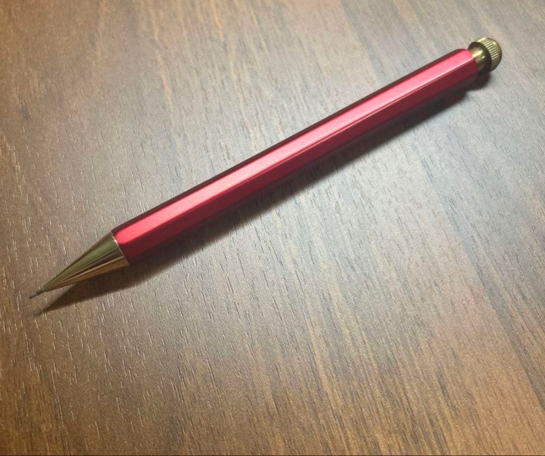 カヴェコスペシャルレッド　0.7mm