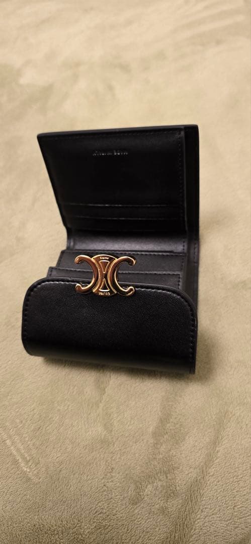 CELINE セリーヌ トリオンフ レザー 三つ折り財布 ブラック ゴールド金具