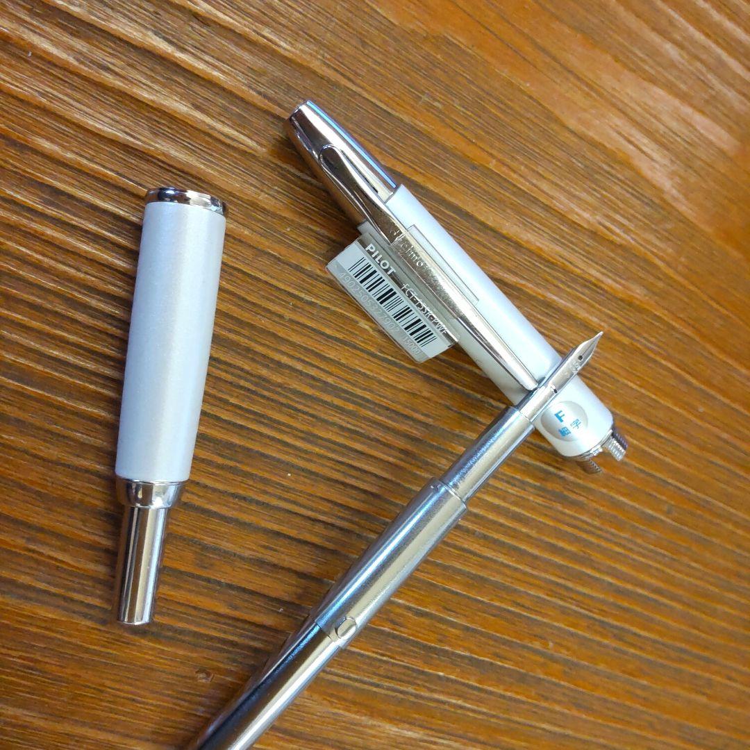パイロット　万年筆　キャップレス FCT-15SR-PWF 細字 パールホワイト