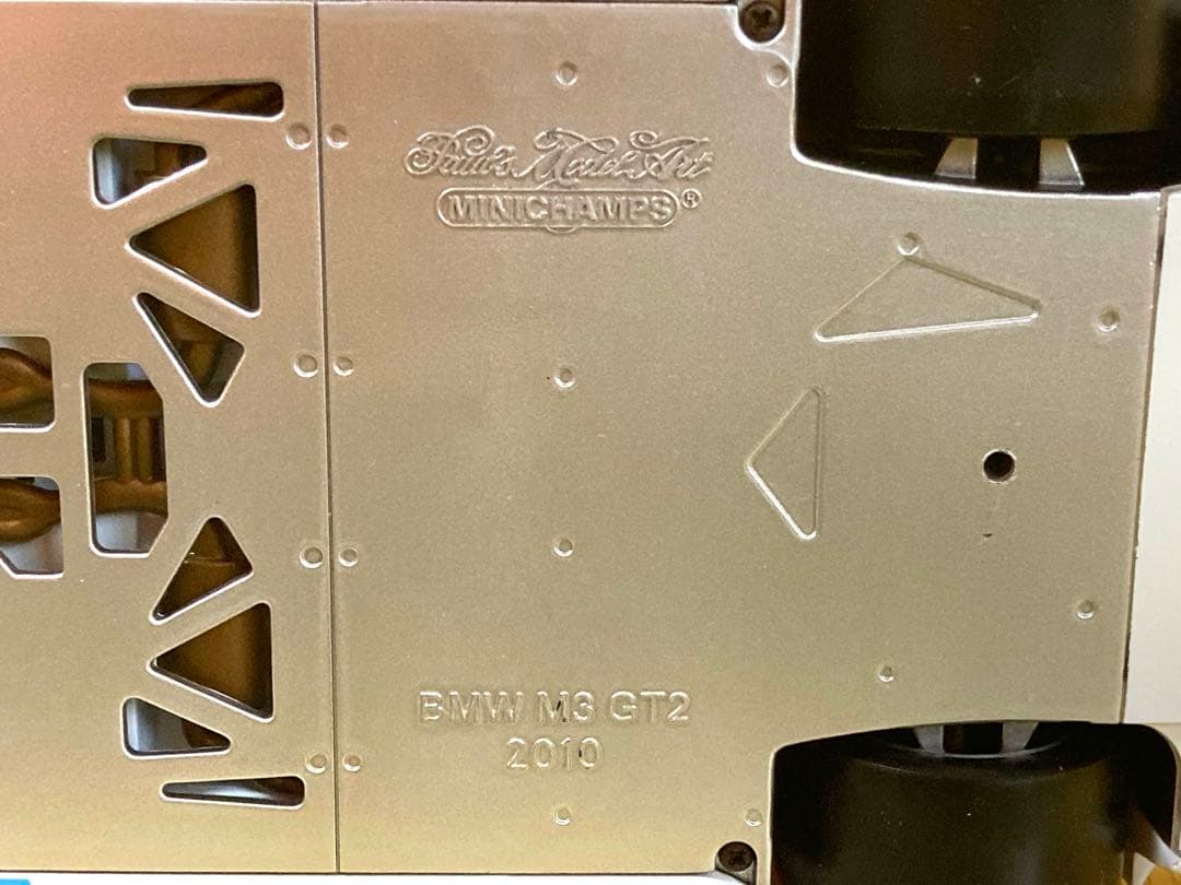 BMW M3 GT2 Le Mans 2010ミニカー 1/18