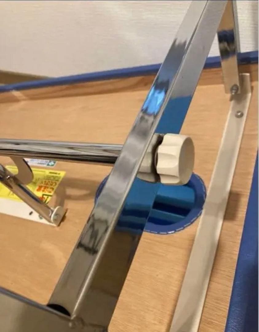 【専用】高田製作所（有孔）ベッド ブルー 青 穴付きマッサージテーブル 折り畳み