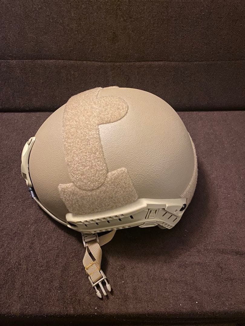 NIJIIIA 防弾ヘルメット&BLACKHAWKプレートキャリア