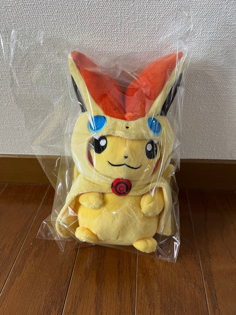 ビクティニポンチョのピカチュウ　ぬいぐるみ　タグ付き