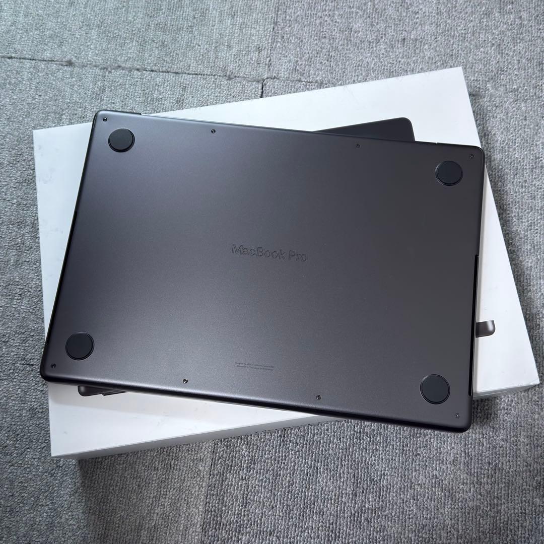 MacBook Pro 14インチ (M3 Pro) 18GB/512GB