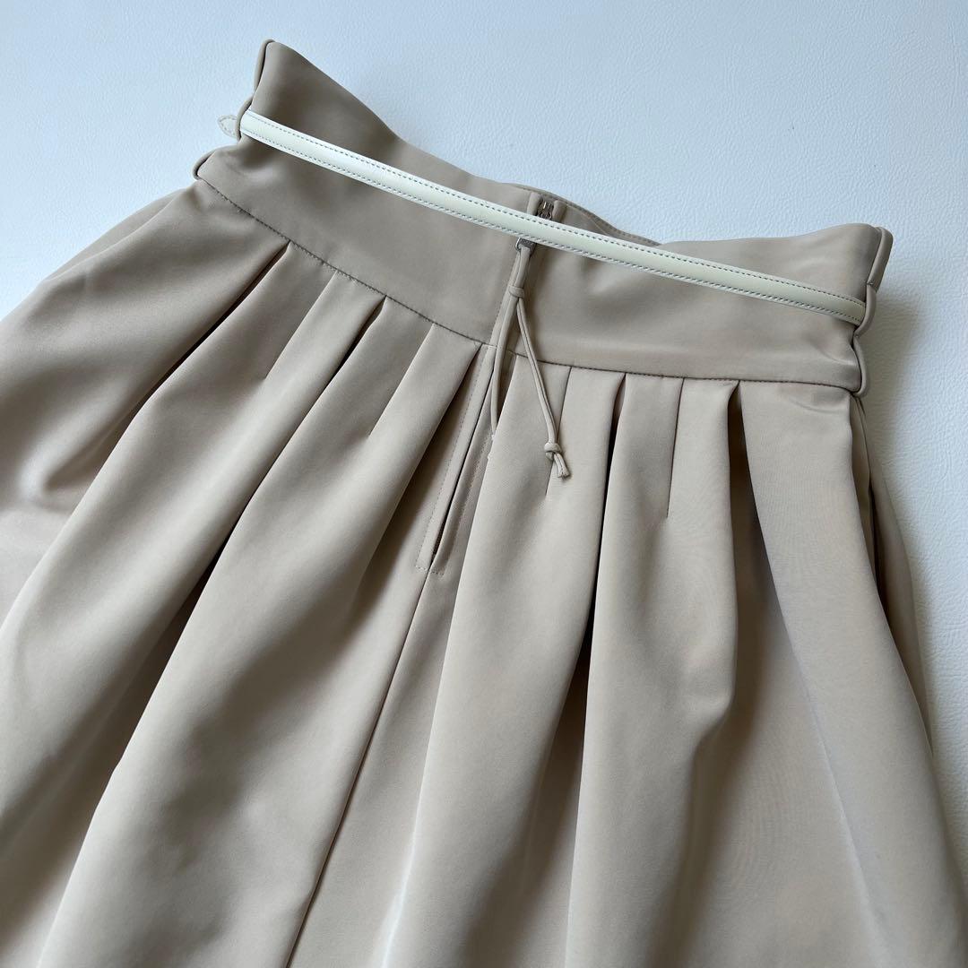 美品　FOXEY NEWYORK フォクシー　ボックスプリーツスカート　ベージュ