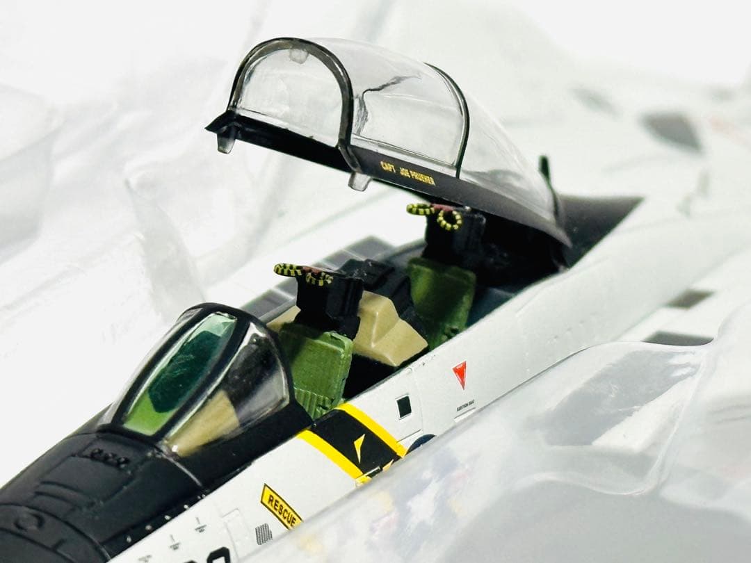 Caliber Wings 1/72 F-14A ジョリー・ロジャース