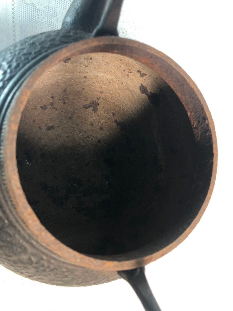 鉄瓶　龍盛堂 花模様 鉄瓶 黒色 鋳鉄製