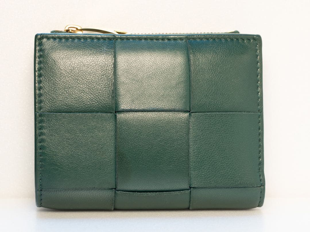 BOTTEGA VENETA スモールカセット二つ折りファスナーウォレット