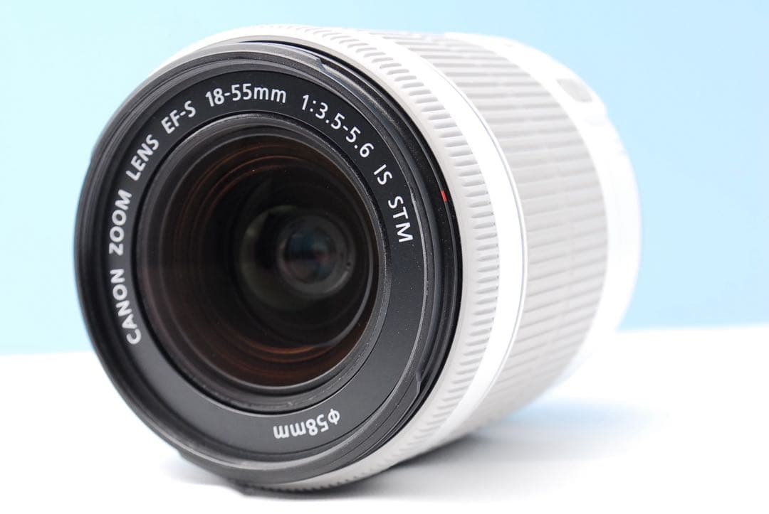 Canon Kiss X7ホワイト✨️静音AF＆手ブレ補正付きレンズセット♪