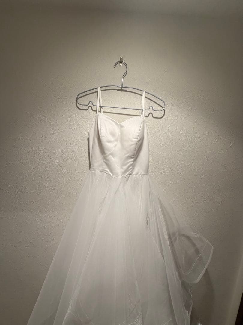 ホワイト フリル Aライン ウェディングドレス　ビタースウィート