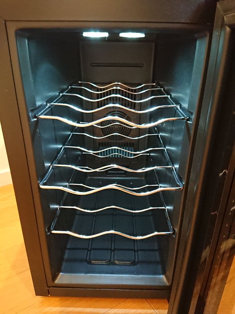 ⭐アイリスオーヤマ ワインセラー‼️PWC-251P-BK 送料無料