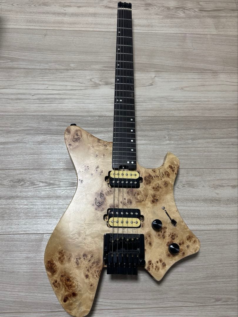 ヘッドレス エレキギター