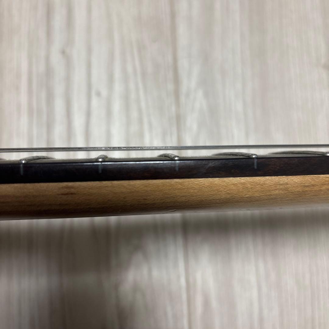 ヘッドレス エレキギター