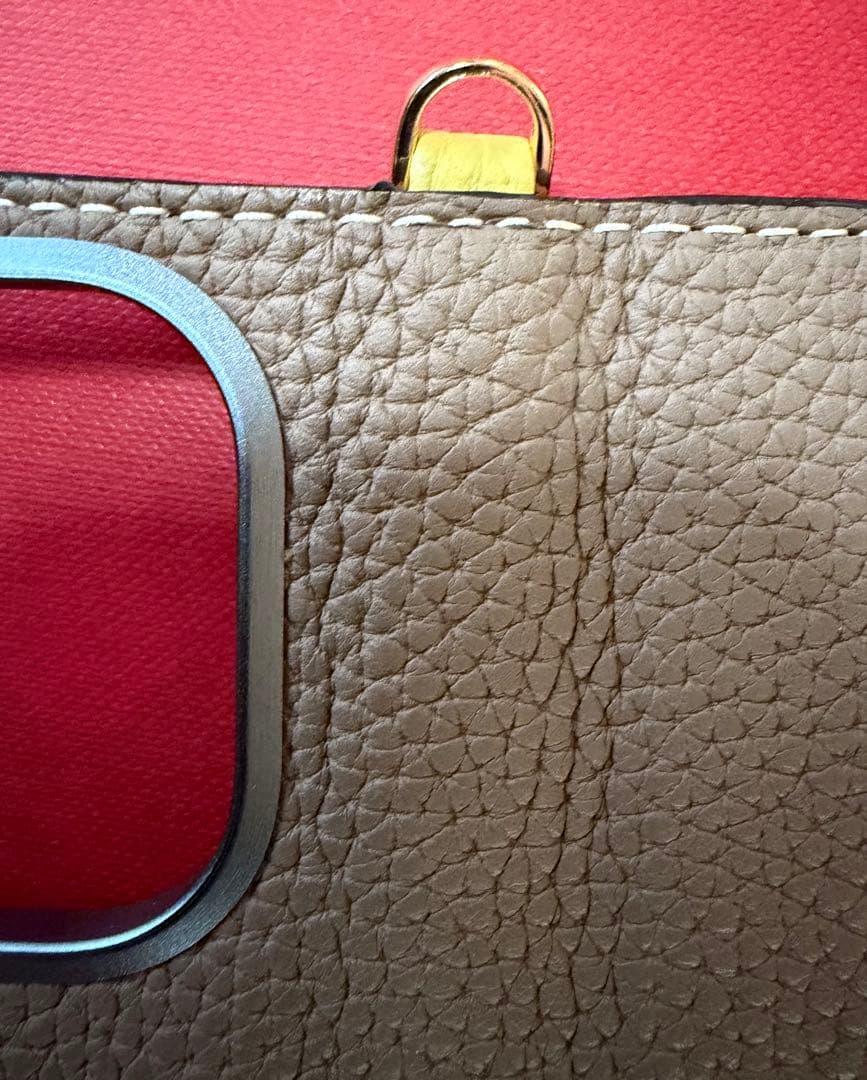 新品同様BONAVENTURA／ボナベンチュラ　iPhone17 proケース