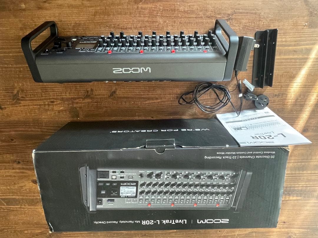 ZOOM L-20R デジタルミキサー