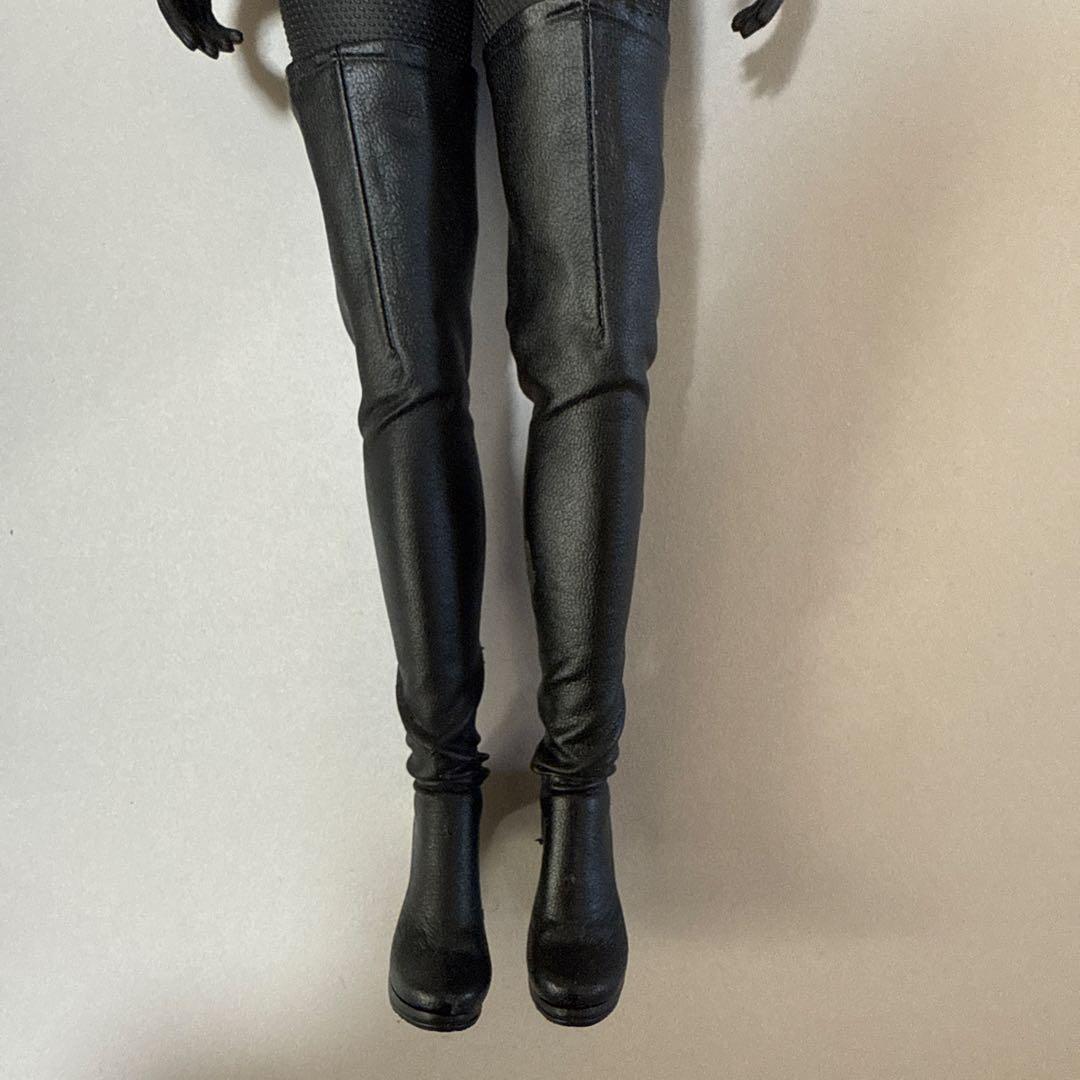 Selina Kyle キャットウーマン　フィギュア　ホットトイズ