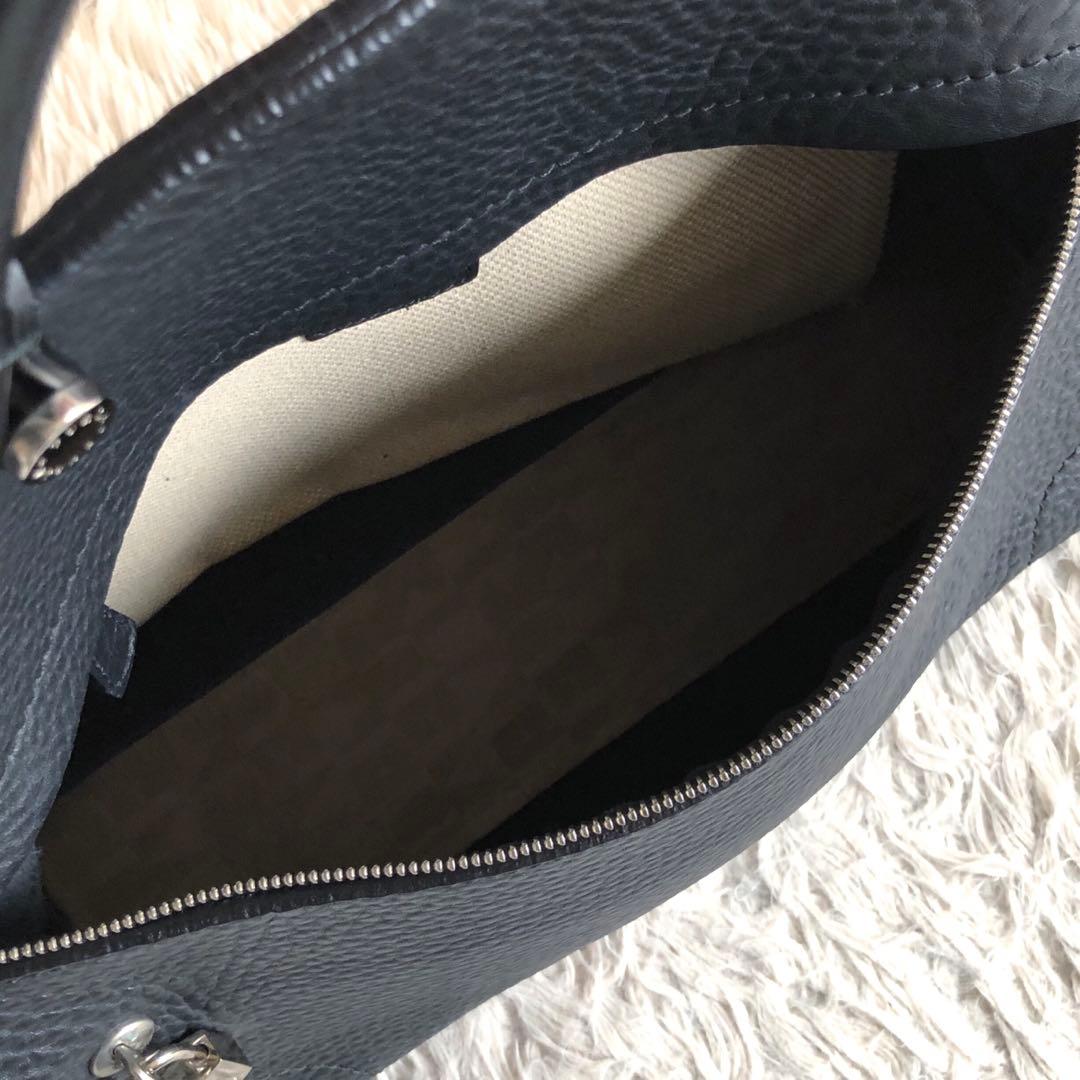 【極美品 イタリア製本革】フルラ　ハンドバッグ　黒　シボ　A4