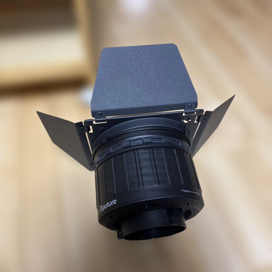 プリッツAputure Fresnel 2Xフレネルレンズ バーンドア付属
