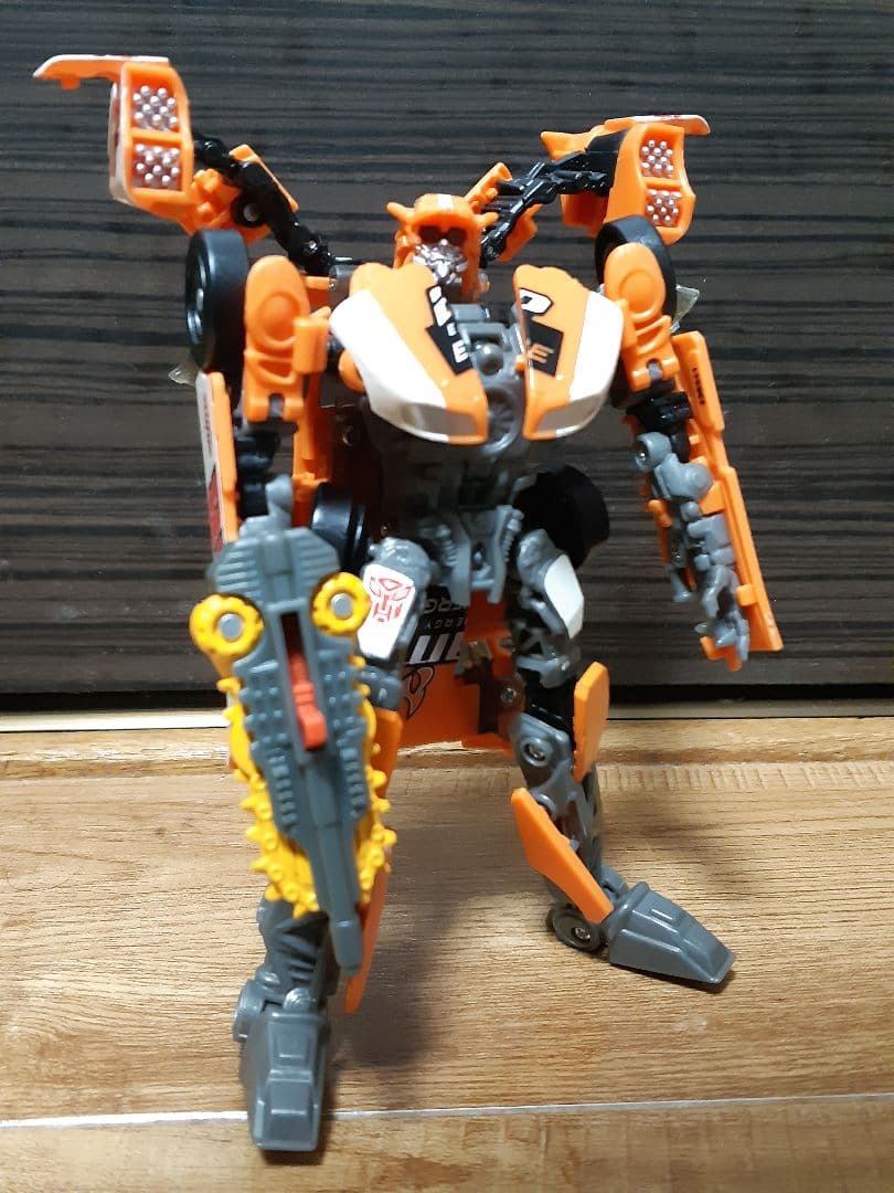 トランスフォーマー　ダークサイドムーン　トラックバトルロードバスター