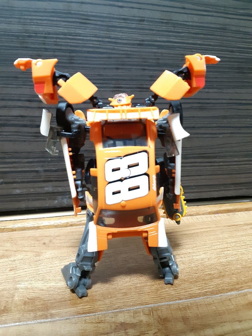 トランスフォーマー　ダークサイドムーン　トラックバトルロードバスター