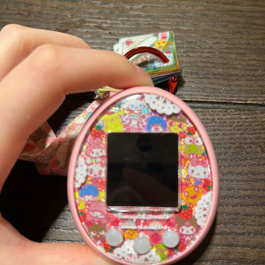 たまごっちみーつ サンリオキャラクターズ ピンク ストラップ付き