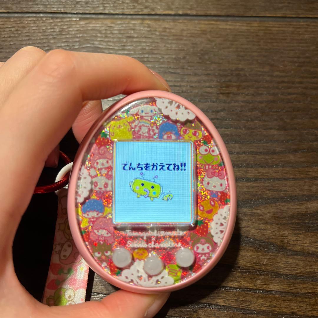 たまごっちみーつ サンリオキャラクターズ ピンク ストラップ付き