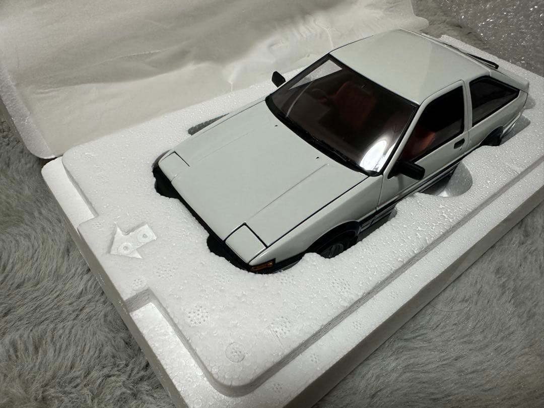 オートアート18/1 AE86スプリンタートレノ
