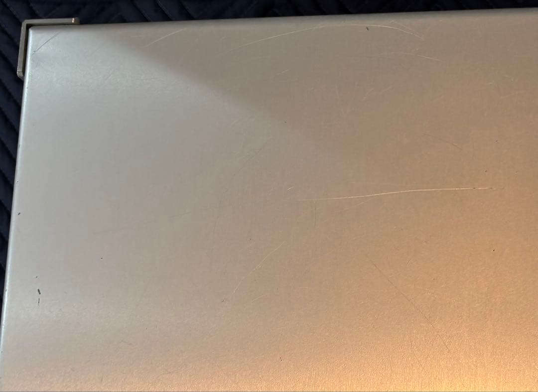 無印良品良品アルミサイドテーブル　435㍉×435㍉高さ370㍉（キャスター含）