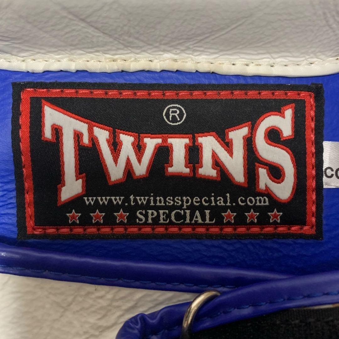 美品！TWINS ツインズ パンチングミット 左右キックボクシング ボクシング