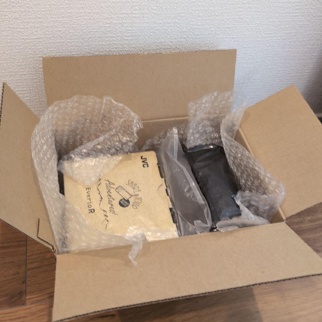 ビデオカメラ　JVC