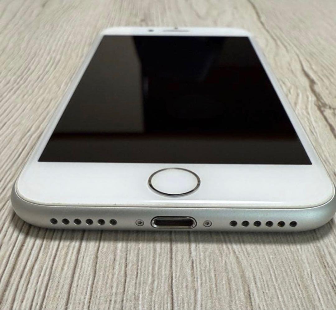 iPhone 8 64GB シルバー